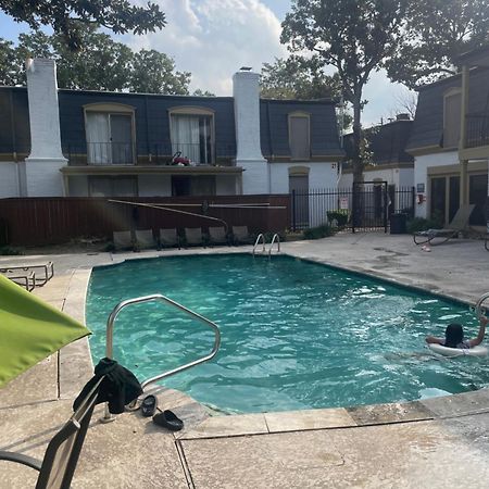 Huge One Bedroom With 2 Queen Size Beds Houston Kültér fotó