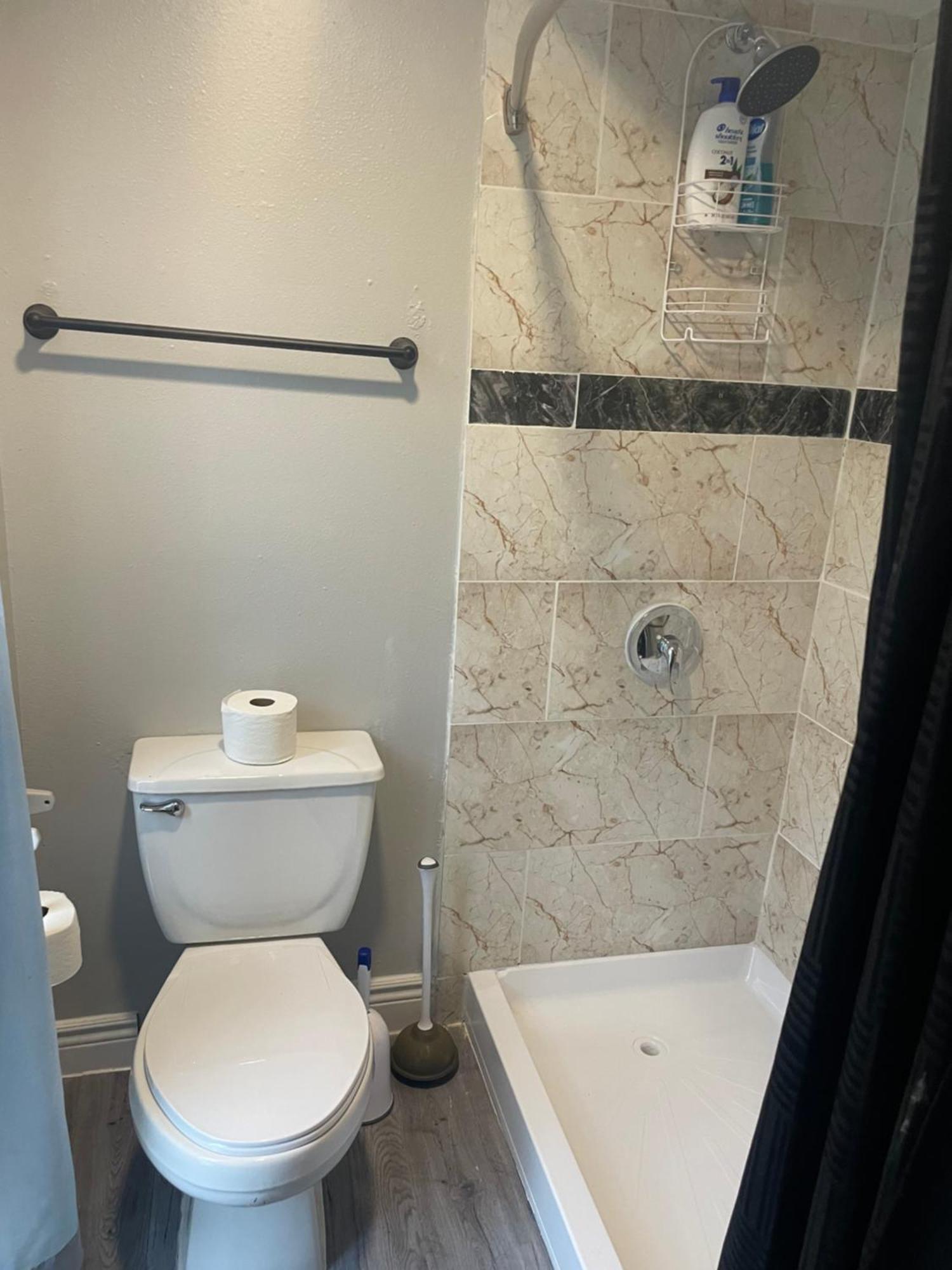 Huge One Bedroom With 2 Queen Size Beds Houston Kültér fotó